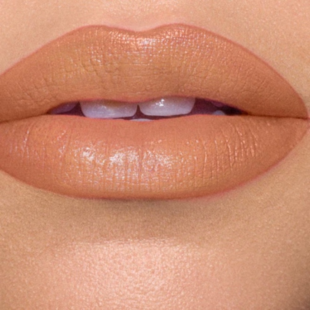 Jeffree Star Velvet Trap Lipstick in Gardening Hxx